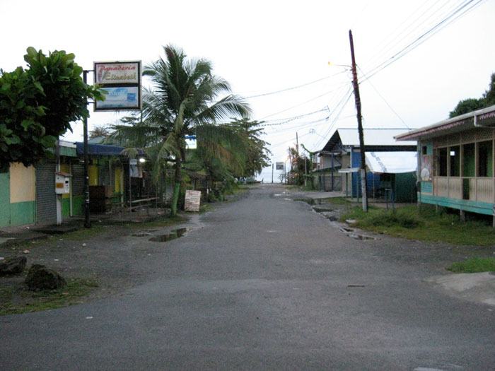 Puerto Veijo streets at 6am
