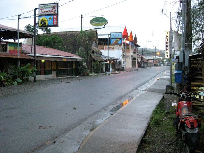 Puerto Veijo streets at 6am